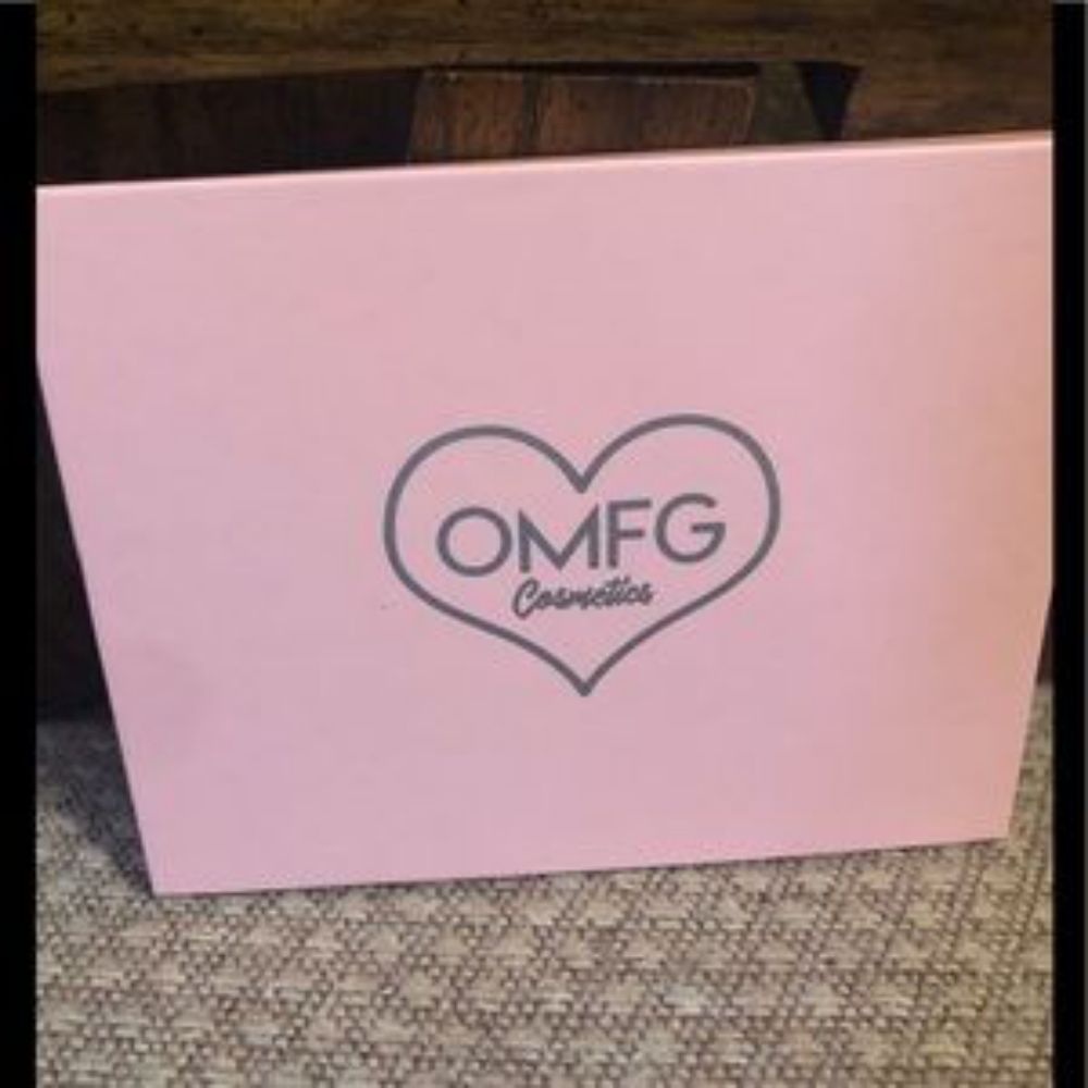 3/$12 OMFG Cosmetics Wedding Day eyeshadow palette